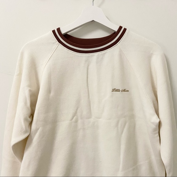 Aritzia Tops - Aritzia little moon crewneck